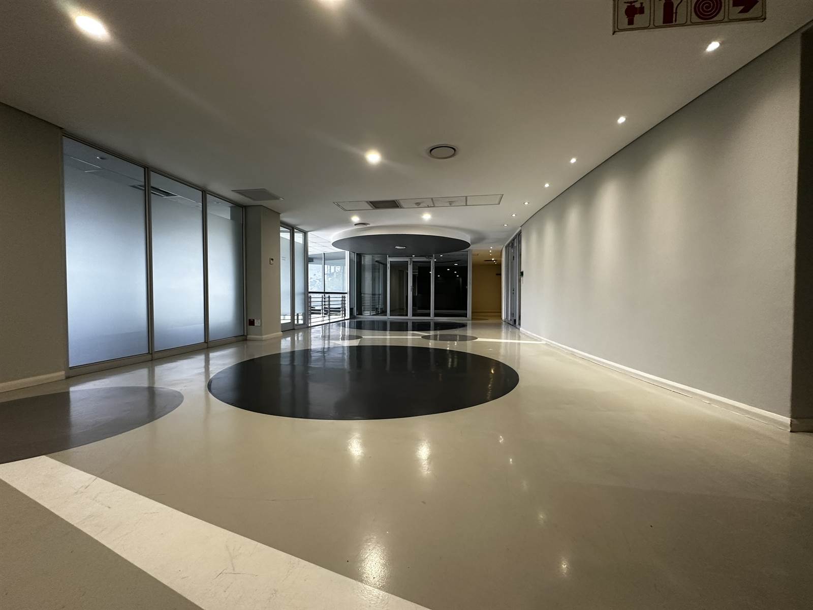 752  m² Commercial space in Sunninghill photo number 4