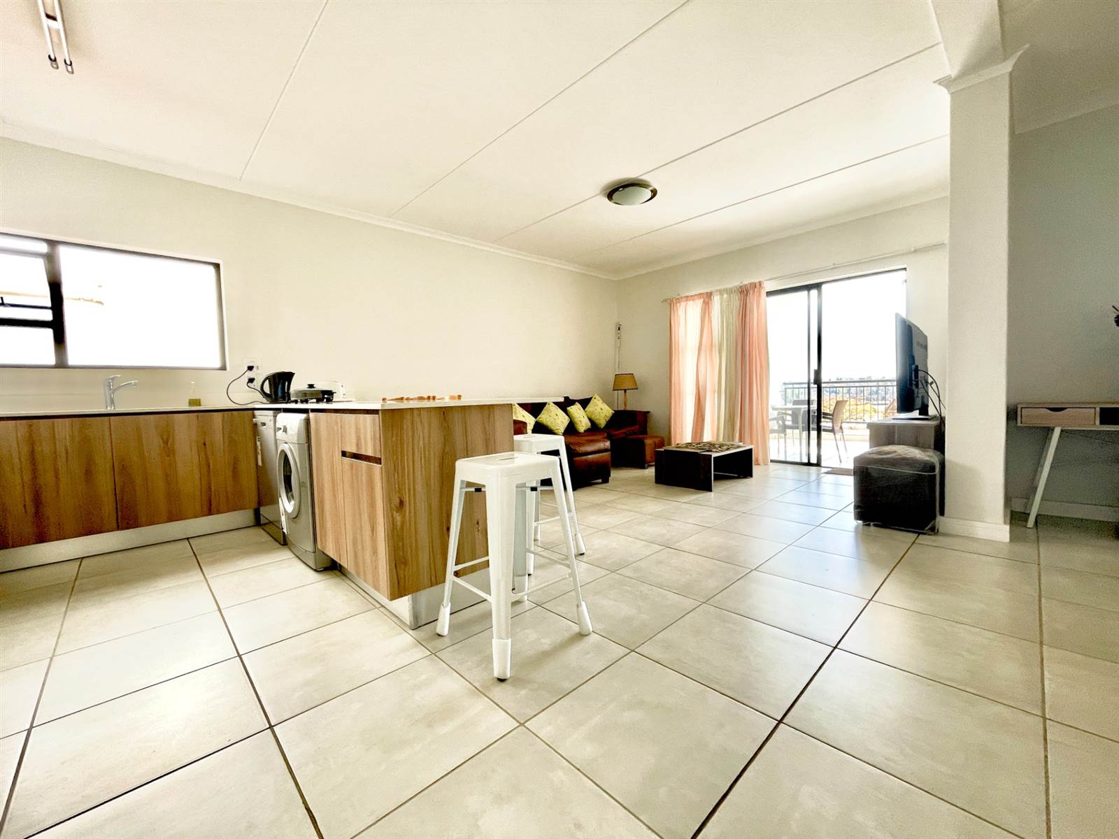 2 Bed Apartment in Blyde Riverwalk Estate photo number 3