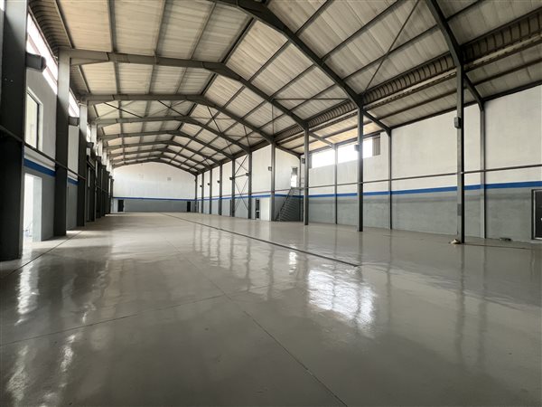 1 300  m² Industrial space