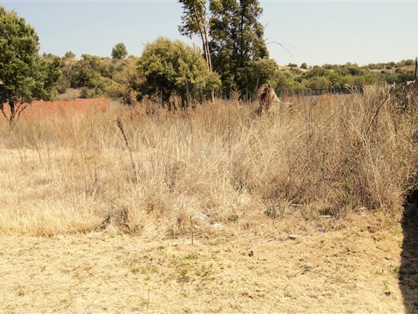 1230 m² Land available in Somerton Estate