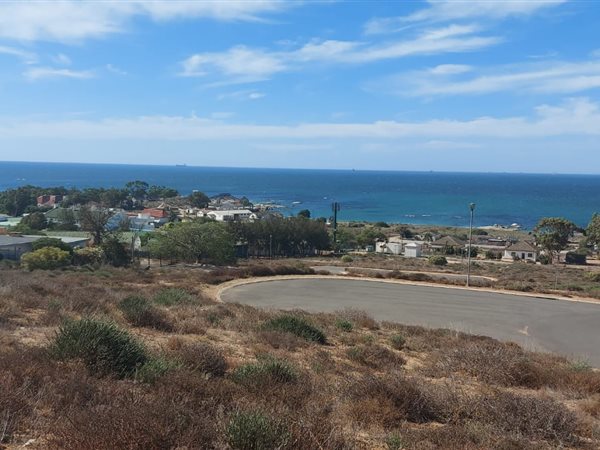 318 m² Land available in St Helena Views