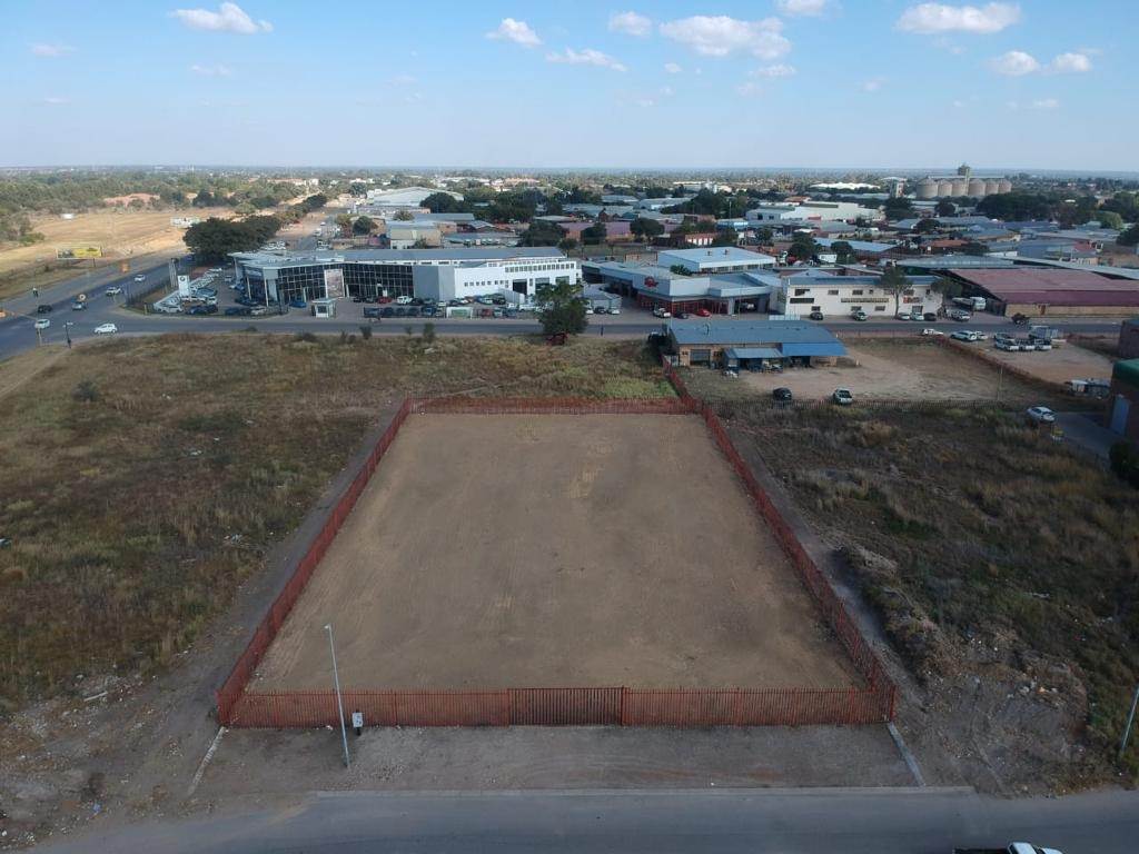 2160 m² Land available in Mafikeng photo number 11