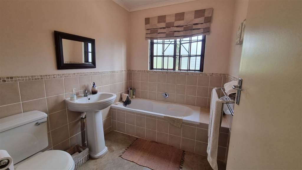 3 Bed House in Leisure Bay photo number 12