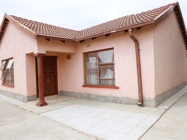 2 Bed House in Madiba Park