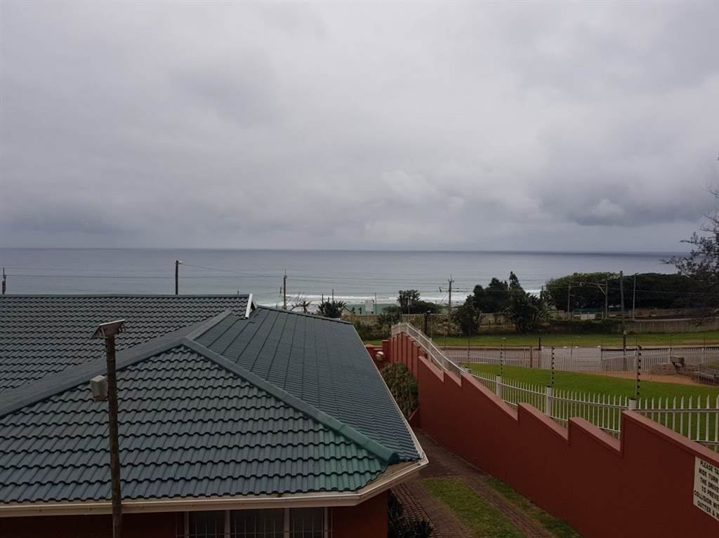 3 Bed Flat in Scottburgh Central photo number 18