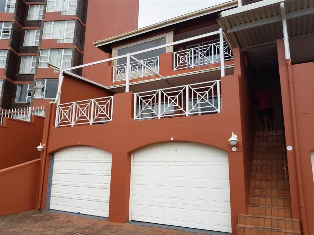 3 Bed Flat in Scottburgh Central photo number 17