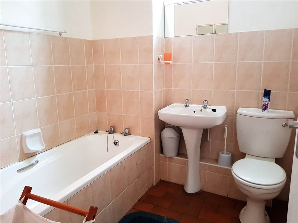 3 Bed Flat in Scottburgh Central photo number 13