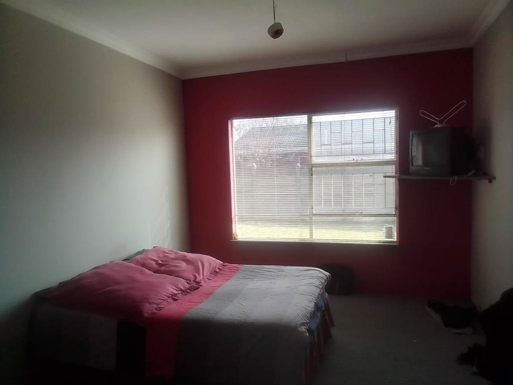 3 Bed House in Harrismith photo number 2