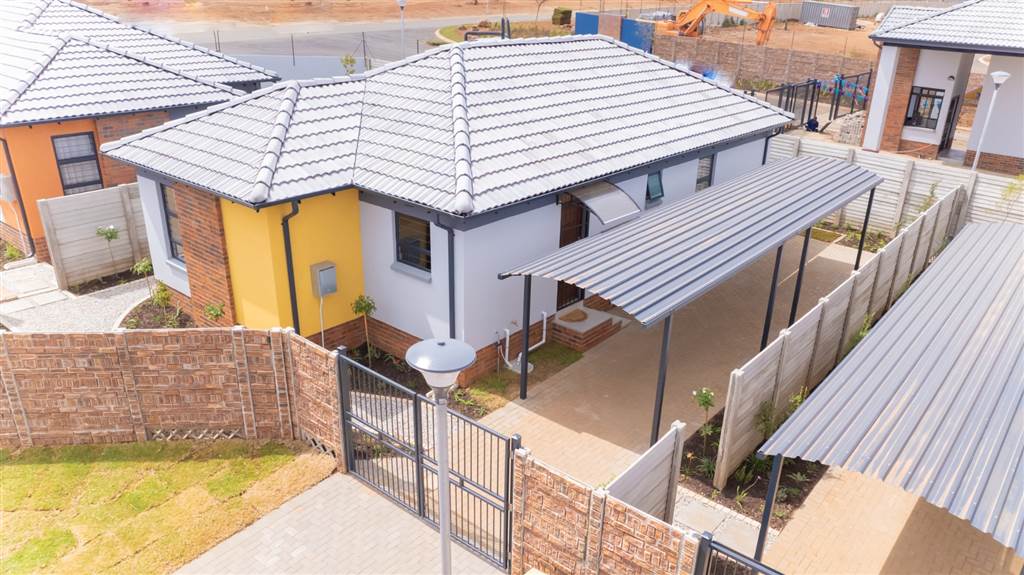 3 Bed House in Katlehong photo number 3