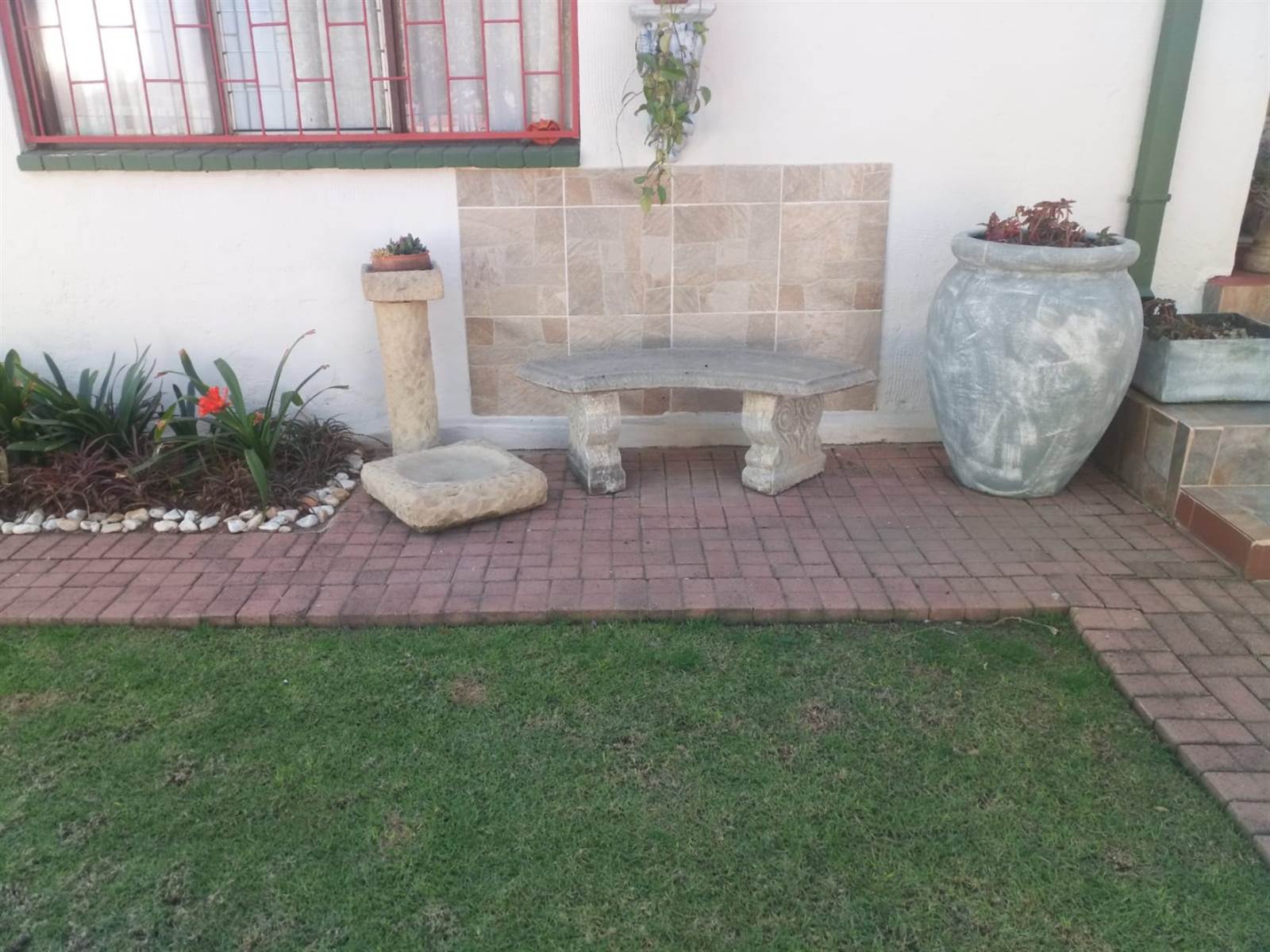 3 Bed Townhouse in Bronkhorstbaai photo number 1