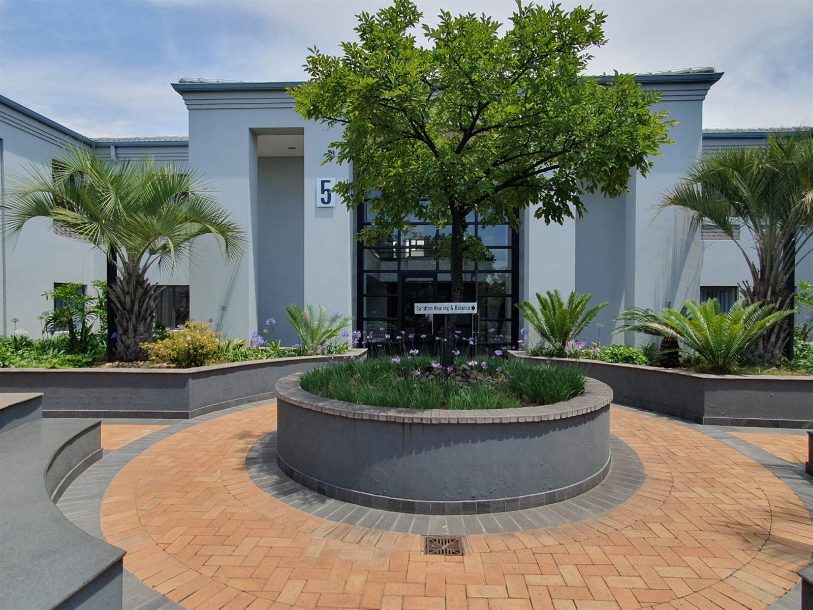 269  m² Commercial space in Bryanston photo number 1