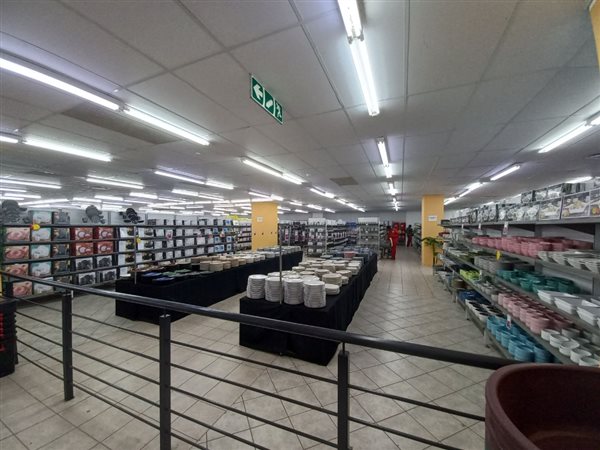 4562  m² Retail Space