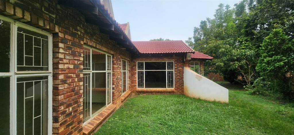 3 Bed House in Mooivallei Park photo number 26