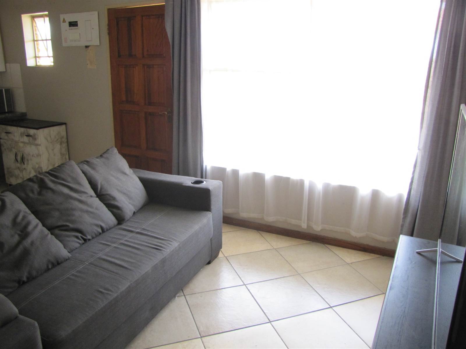 2 Bed Apartment in Mantevrede photo number 7