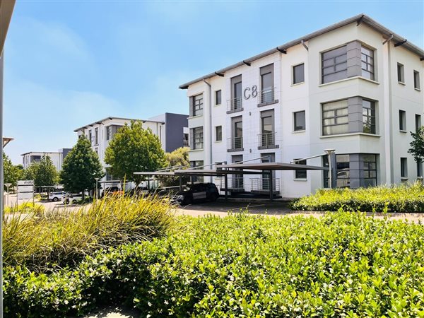 326  m² Commercial space