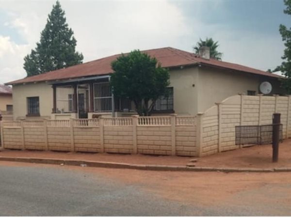 5 Bedroom House
