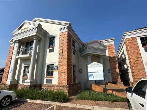 80  m² Commercial space in Highveld