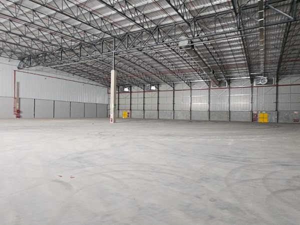 4 500  m² Industrial space