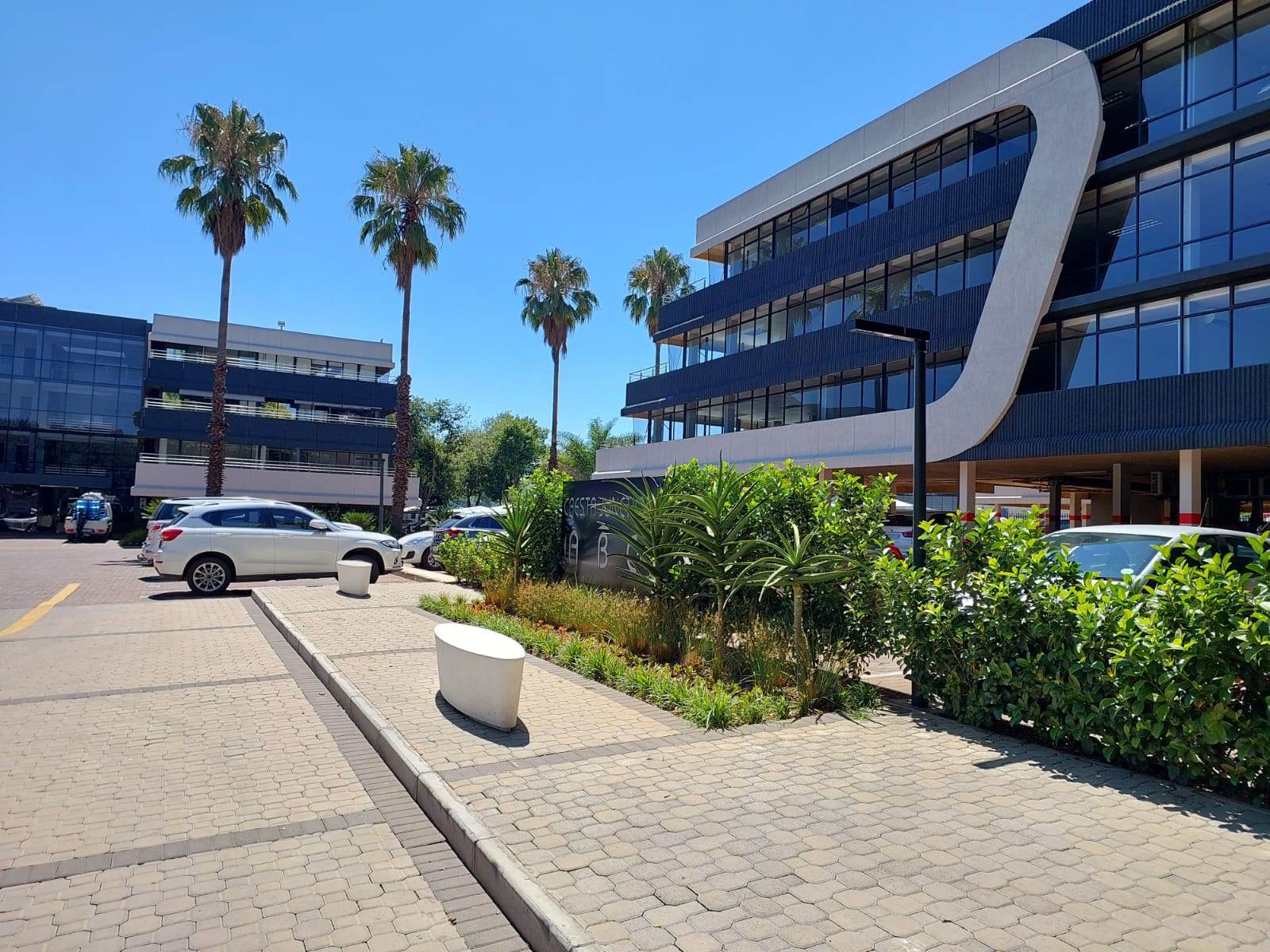 65  m² Commercial space in Cresta photo number 1