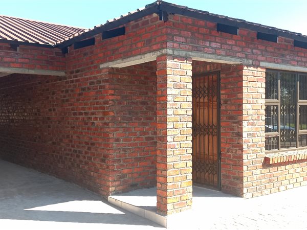 2 Bed Apartment in Vryburg