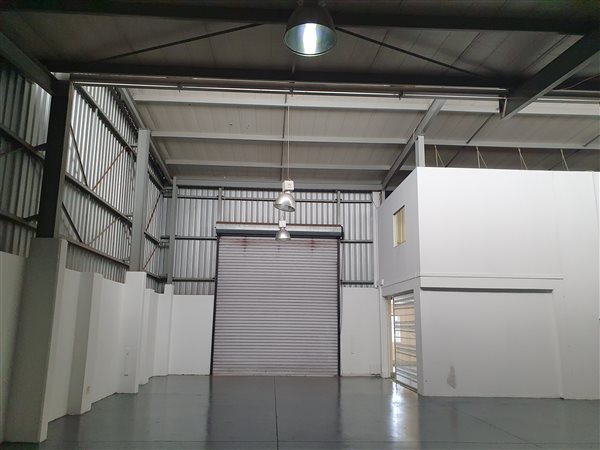328  m² Industrial space