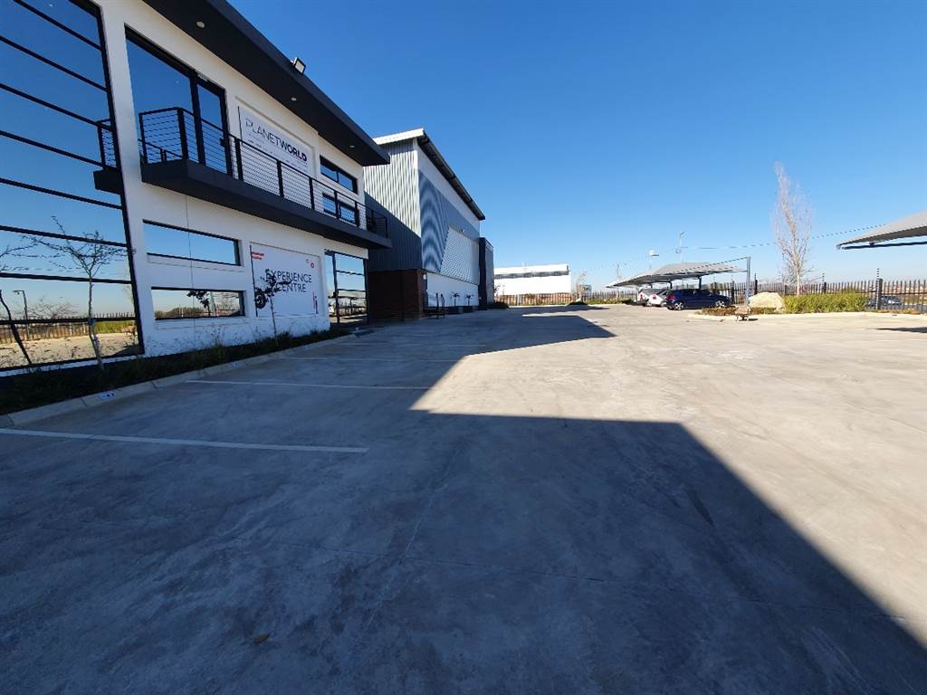 1200  m² Industrial space in Louwlardia photo number 3