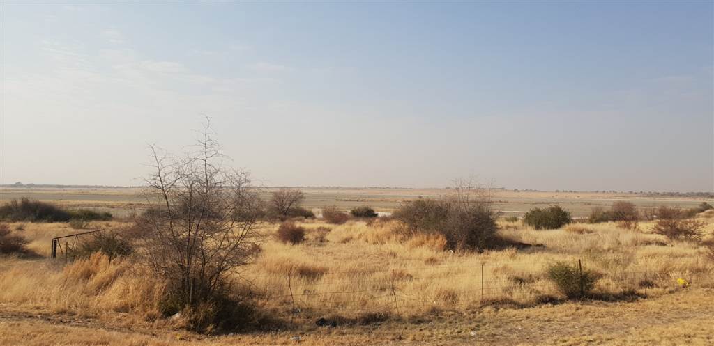 141 ha Land available in Stella photo number 1