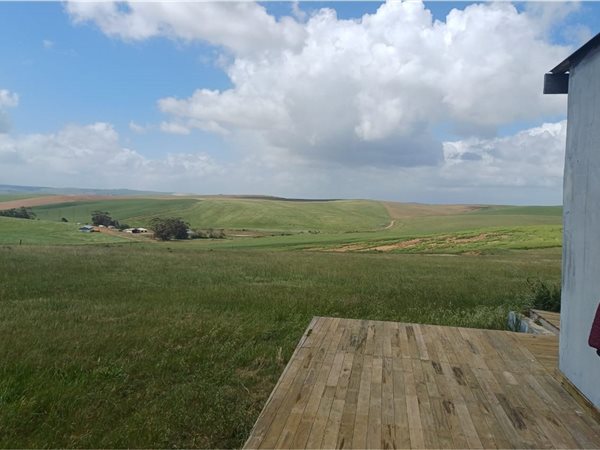 3.3 ha Smallholding