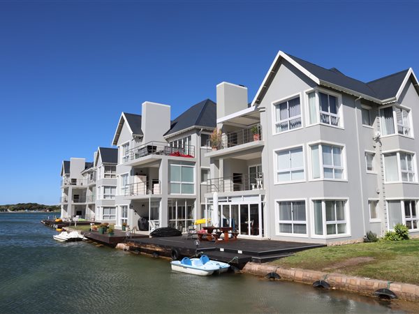 2 Bed Apartment in Aston Bay
