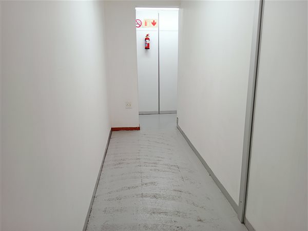 42  m² Commercial space