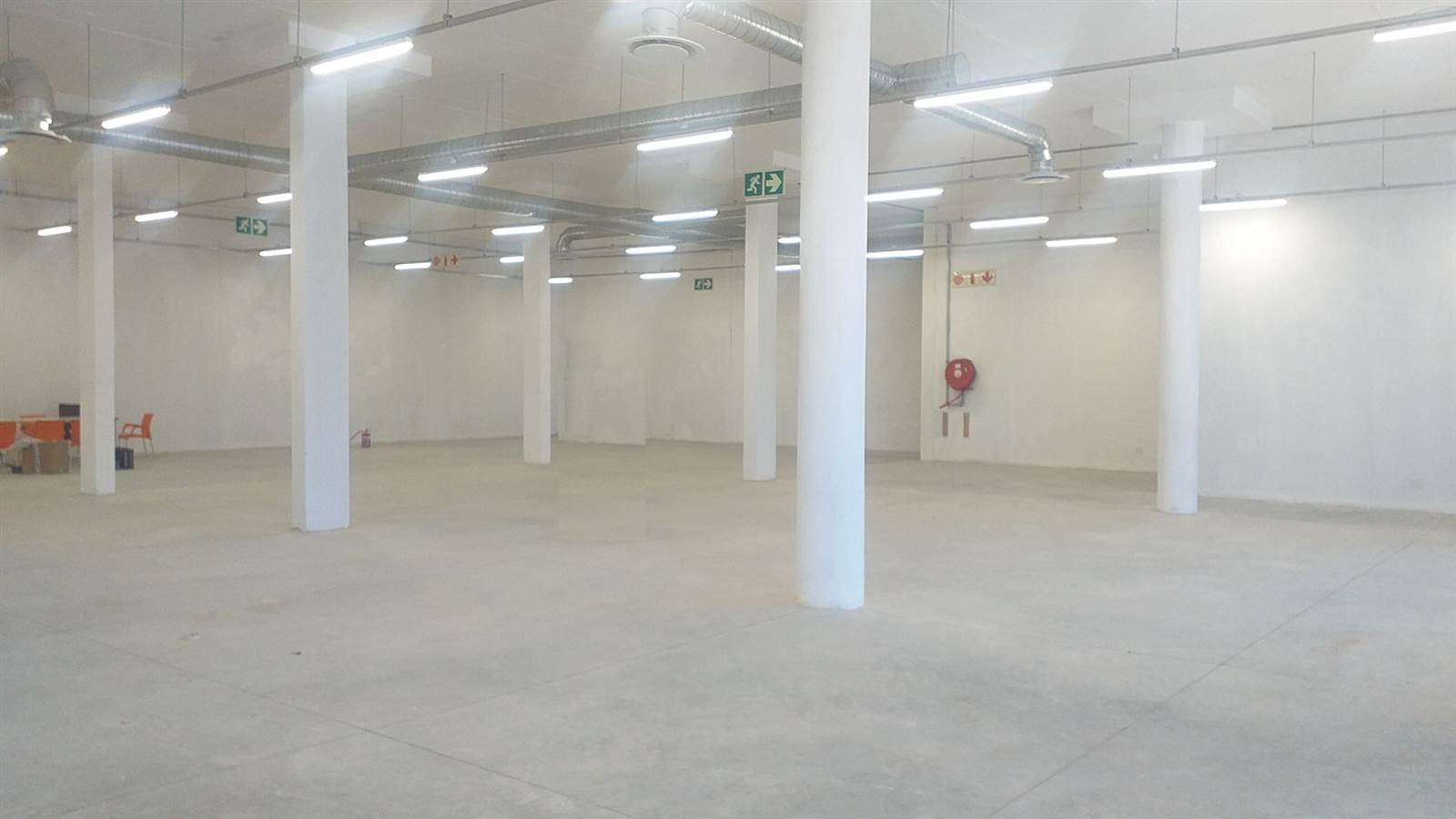 520  m² Commercial space in Nirvana photo number 2