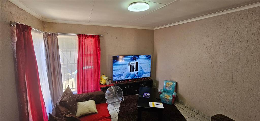 2 Bed Townhouse in Delmas photo number 11