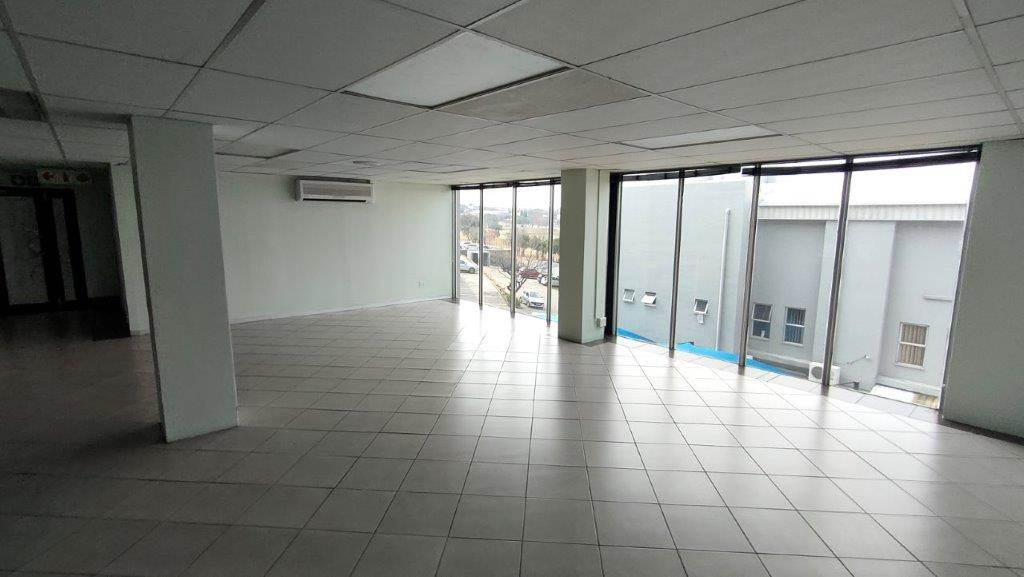 367  m² Commercial space in Kyalami photo number 15