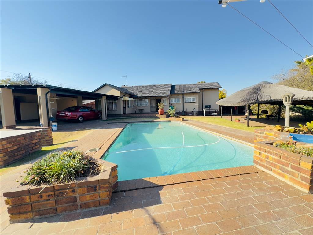 3 Bedroom House 3 Bedroom House