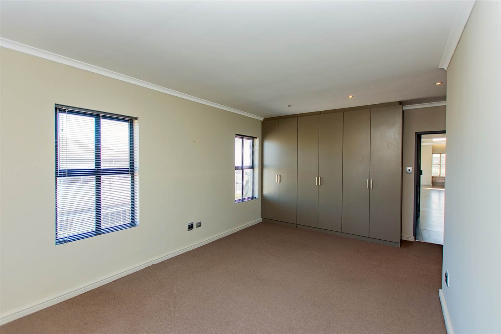 4 Bed House in Myburgh Park photo number 26