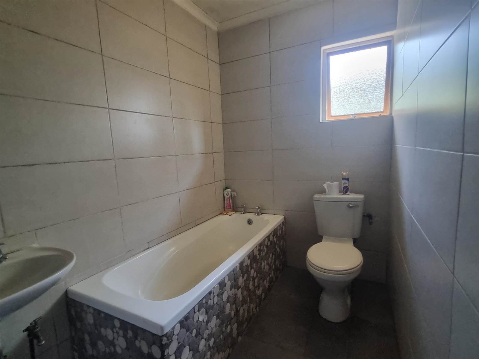 3 Bed House in Umlazi photo number 12