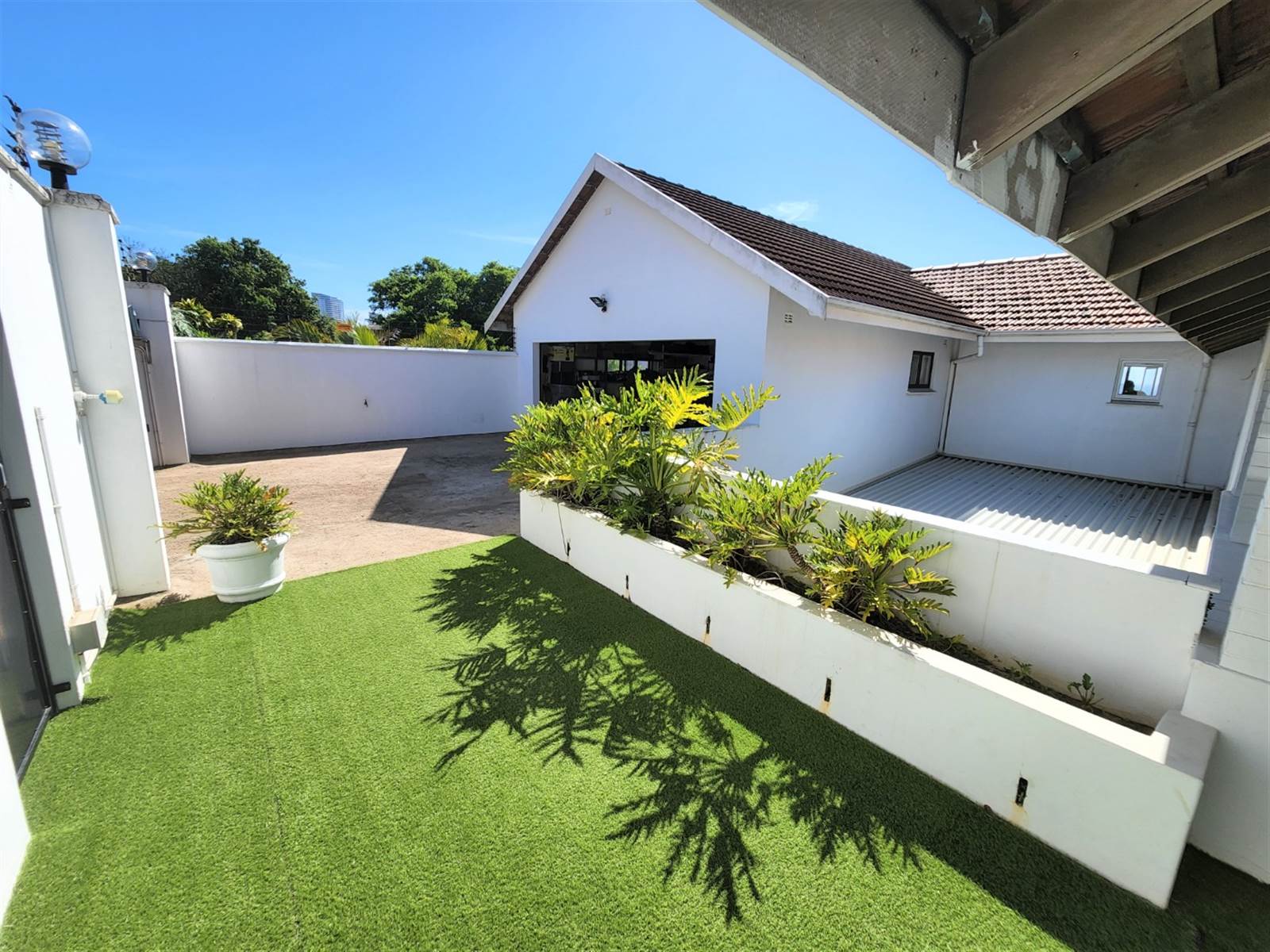 4 Bed House in Umhlanga Rocks photo number 3