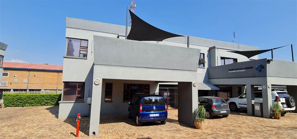 127  m² Commercial space in Woodmead photo number 1
