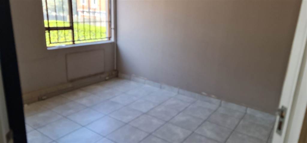 127  m² Commercial space in Woodmead photo number 5