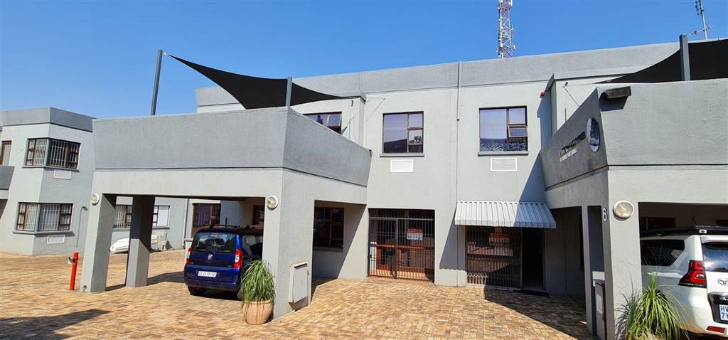 127  m² Commercial space in Woodmead photo number 2