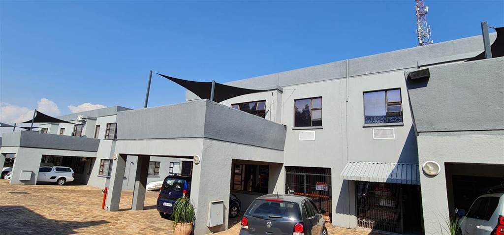 127  m² Commercial space in Woodmead photo number 12