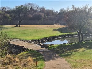 1000 m² Land available in Pebble Rock