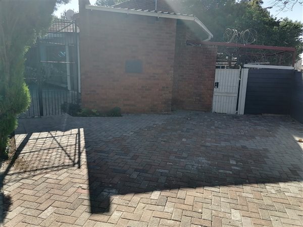 3 Bedroom Townhouse 3 Bedroom Townhouse
