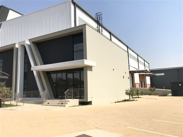 3 699  m² Industrial space