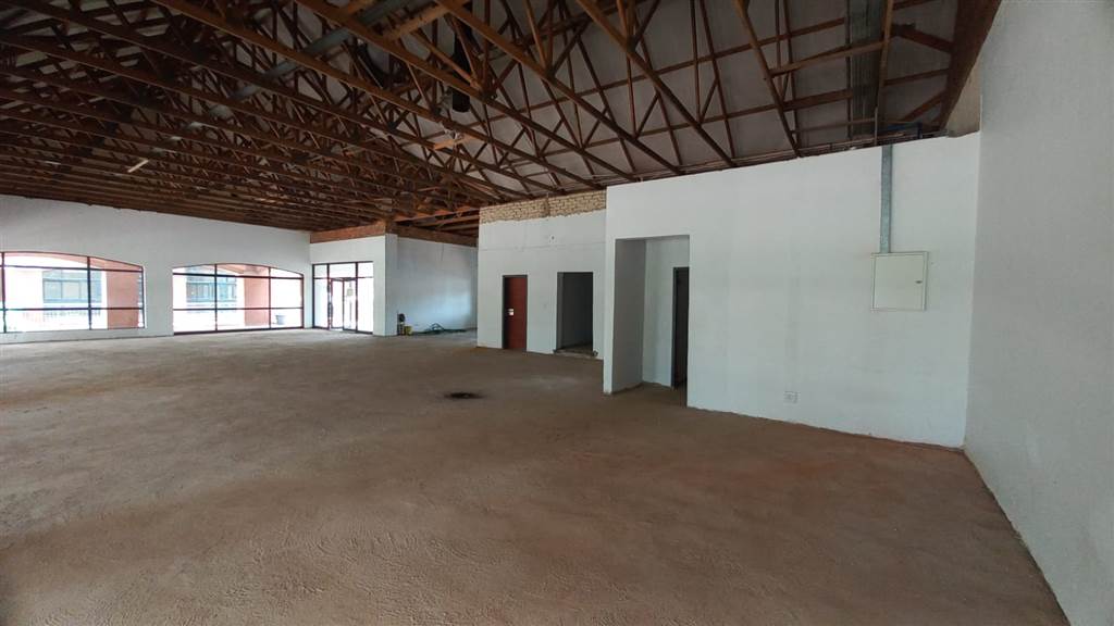 450  m² Commercial space in Faerie Glen photo number 9