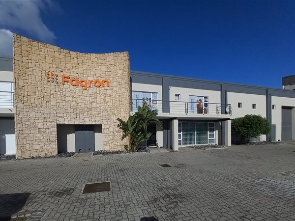 530  m² Commercial space