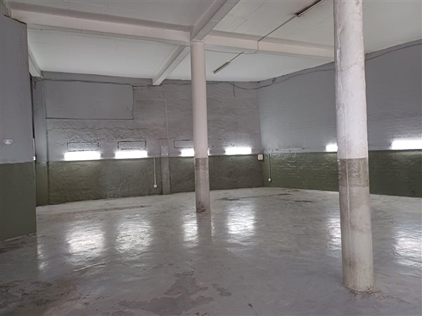 340  m² Industrial space