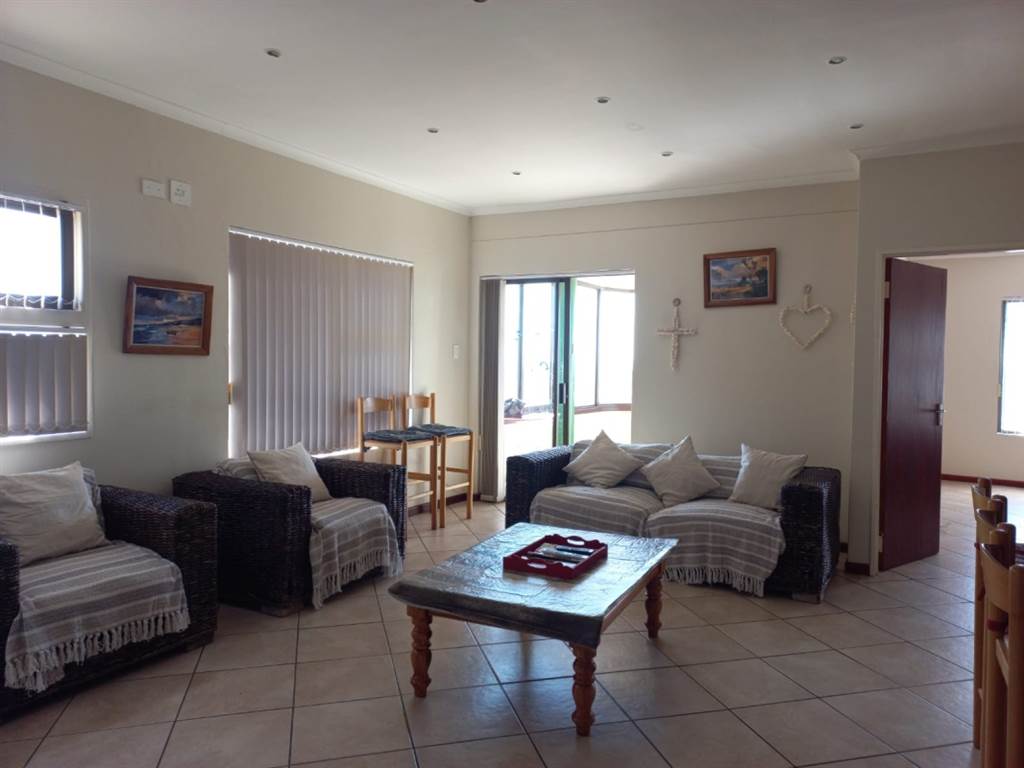 3 Bed Apartment in Lamberts Bay photo number 23