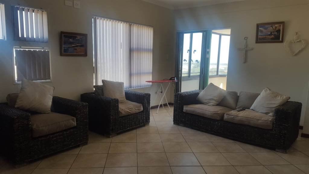 3 Bed Apartment in Lamberts Bay photo number 17