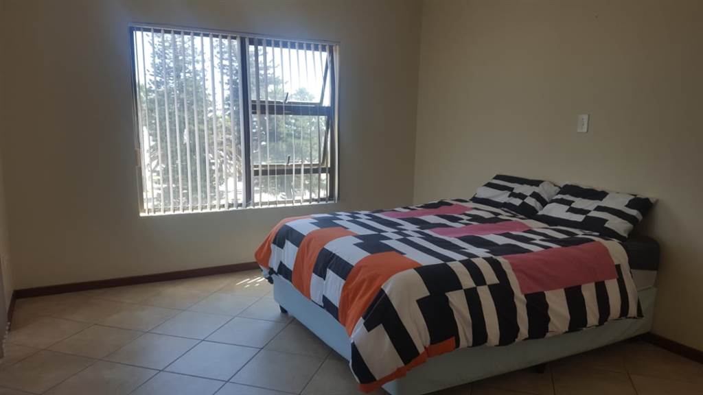 3 Bed Apartment in Lamberts Bay photo number 4